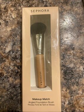 SEPHORA COLLECTION ANGLED FOUNDATION BRUSH NEW IN THE BOX